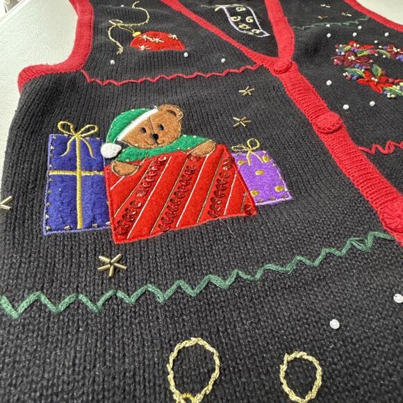 Women’s Christmas Sweater Vest Size M Festive Red Black Holiday Ugly Colorful - Picture 3 of 10